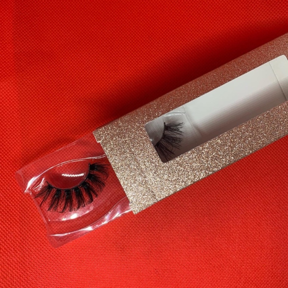 Strip lashes